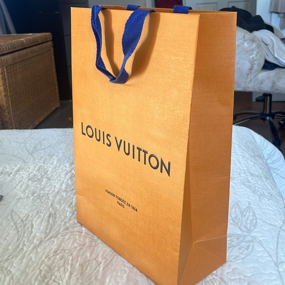 Louis Vuitton Paper Bag - Picture 2 of 2